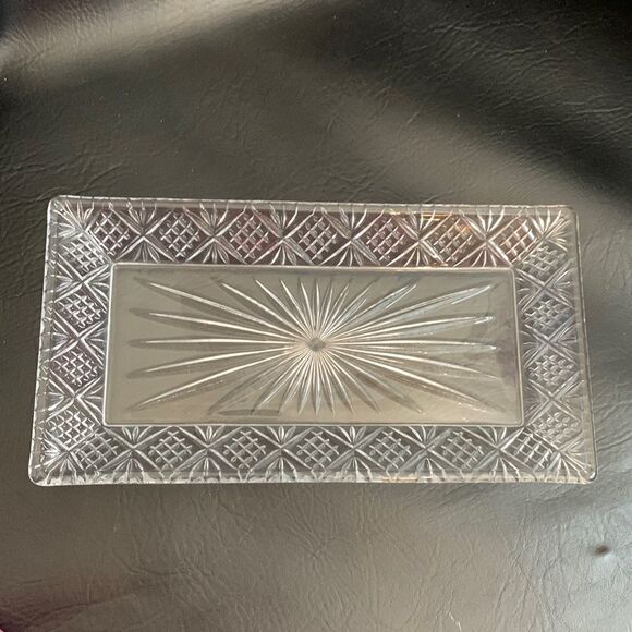 Diamond Star Burst Cut Clear Glass Serving Appetizer Vanity Trinket Tray 11 1/2 - Picture 1 of 6